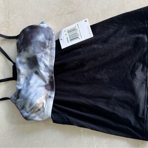New Women's Nike Swim Top. XS. $122